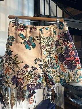 Floral Butterfly Print Women's Shorts - Cream with Multicolor Floral